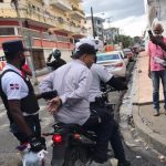 apresan-hombre-robando-las-banderas-del-parque-independencia