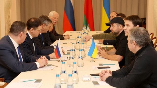 ucrania-concluye-primera-ronda-de-conversaciones-con-rusia