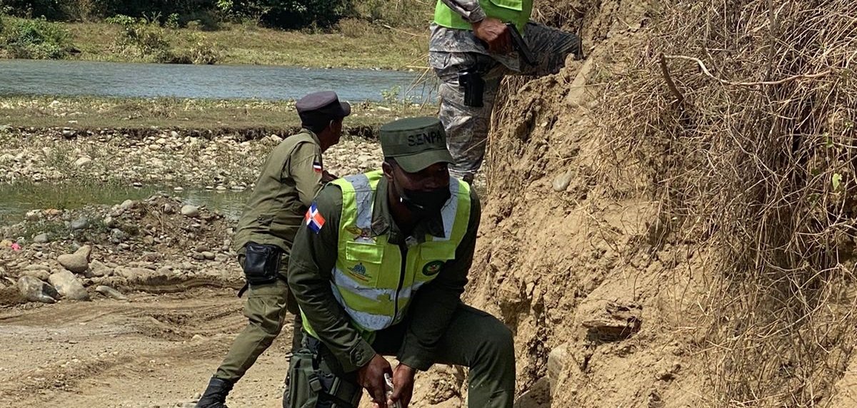 agentes-del-senpa-son-recibidos-a-tiros-durante-operativo-ambiental-en-sdo