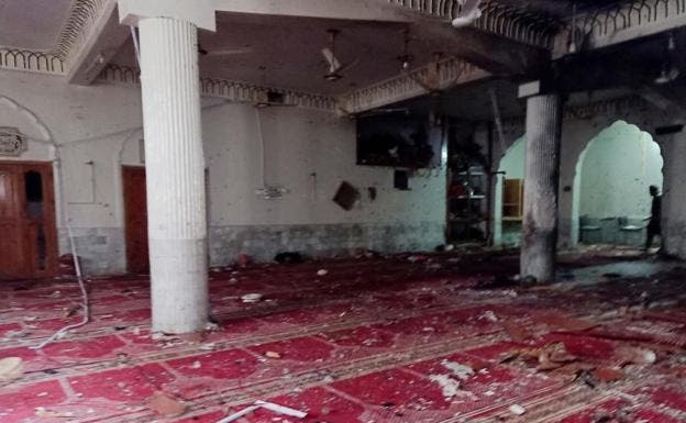 una-bomba-deja-al-menos-30-muertos-en-mezquita-de-pakistan