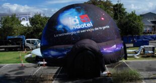 INDOTEL lleva Domo Interactivo a carnaval de La Vega para ofrecer experiencia inmersiva a visitantes