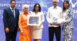 Periodista Cristal Acevedo gana Premio Nacional de Periodismo de Datos