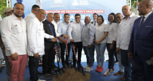 Ministro Kelvin Cruz inicia construcción de 11 techados multiusos en SDE con inversión de 300 millones