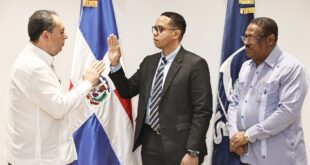 SNS juramenta nuevo director del Hospital Municipal de Boca Chica