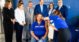 Víctor Atallah resalta compromiso en la lucha contra la neumonía