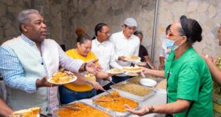 Tony Peña Guaba realiza cena navideña tradicional en Cambita, San Cristóbal