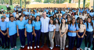 Presidente Abinader exhorta a jóvenes de Dajabón a prepararse para el futuro