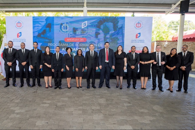 Ingresan 13 nuevos aspirantes a jueces en la Escuela Nacional de la ...