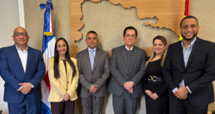 Director del SNS impulsa alianzas estratégicas durante visita oficial a España