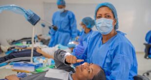 El INABIE beneficia a más de 700 estudiantes de Monte Plata en jornada de salud integral