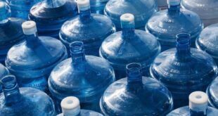 Colmaderos y residentes del Distrito Nacional reportan alza en precio del agua en botellón