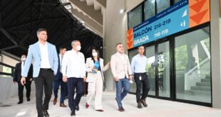 Dr. Leonardo Aguilera supervisa avances de remodelación de la Arena Banreservas Virgilio Travieso Soto