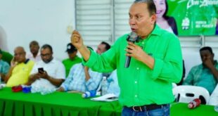 Gobierno aprobó reforma en tiempo récord para golpear al pueblo y seguir pagando botellas, afirma Radhamés Jiménez