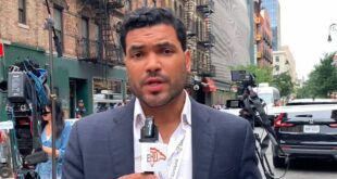 Agentes de la policía de Nueva York matan a tiros a un hombre armado con un cuchillo de carnicero después de que este se abalanzara sobre ellos: según la policía